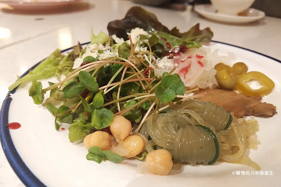果然匯台北｜嫩煎猴頭菇、多國蔬食吃到飽，素食者的饗食天堂 | 八鼠的慵懶生活