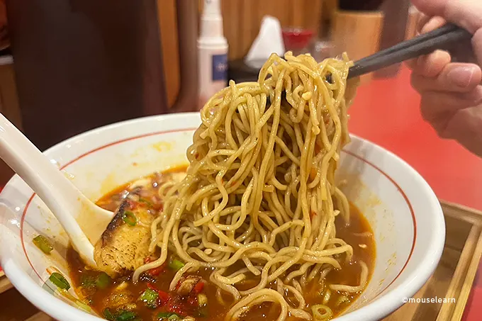 麵屋達摩だるま醬油拉麵｜醬油系熟成醬油雞湯，再訪難忘好滋味 | 懶鼠的漫遊慵懶