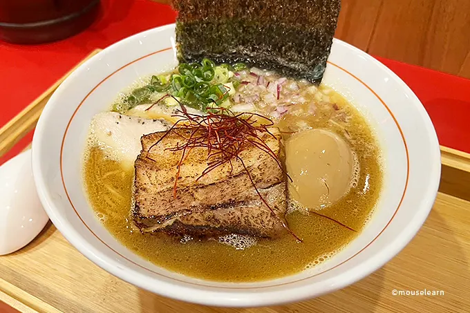 麵屋達摩だるま醬油拉麵｜醬油系熟成醬油雞湯，再訪難忘好滋味 | 懶鼠的漫遊慵懶